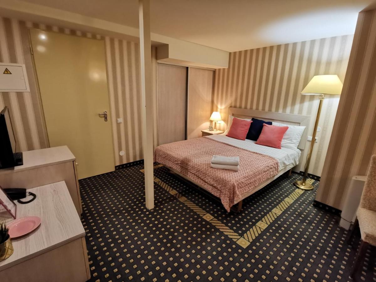 Las Vegas Rooms Vilnius Exterior foto